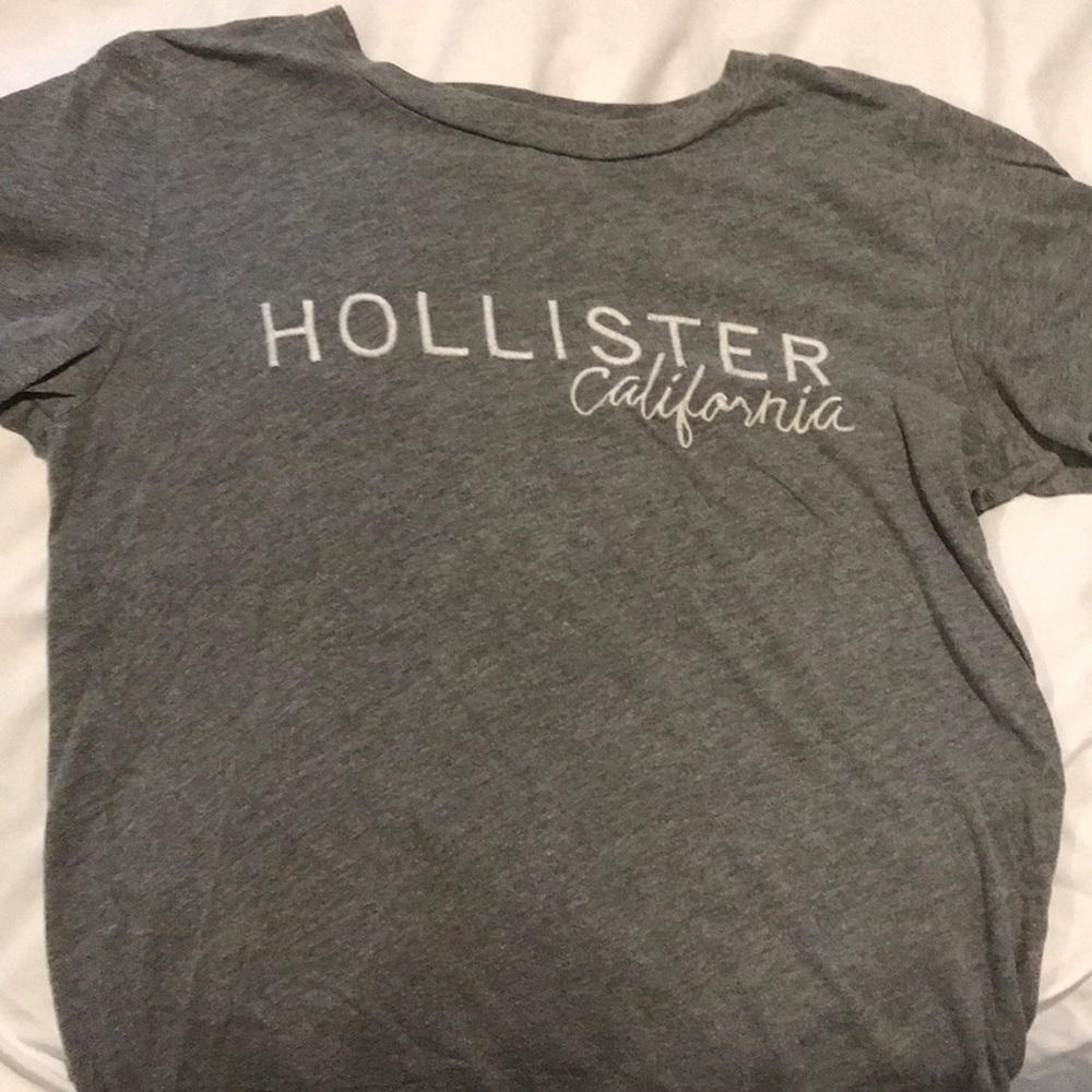 Like new! Grey Hollister T-Shirt